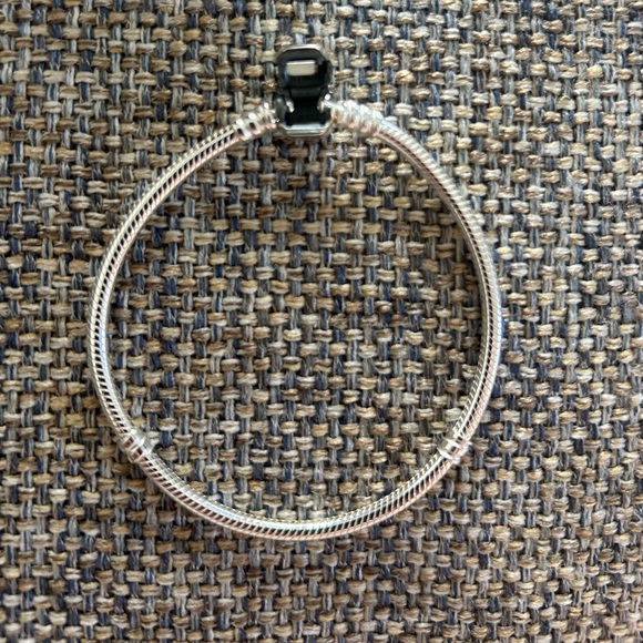 Pandora NIB Classic Silver Bracelet - Picture 4 of 7